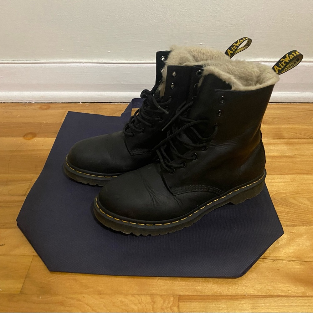 Doc martens WOMEN'S FAUX FUR LINED LACE UP BOOTS
